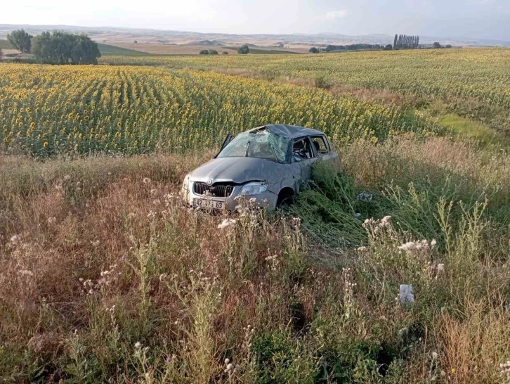 Takla atan otomobil tarlaya uçtu: 2 ölü, 2 yaralı