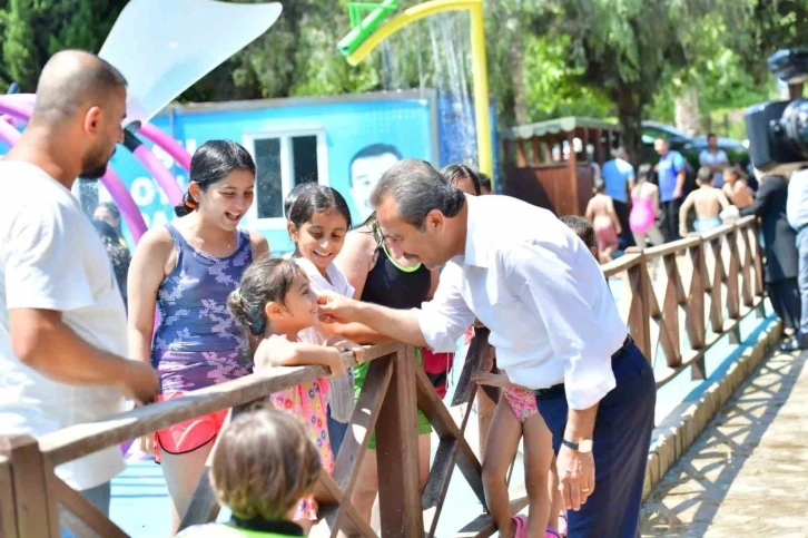 Çukurova’da çocuklar su oyun parklarıyla hem serinliyor hem eğleniyor
