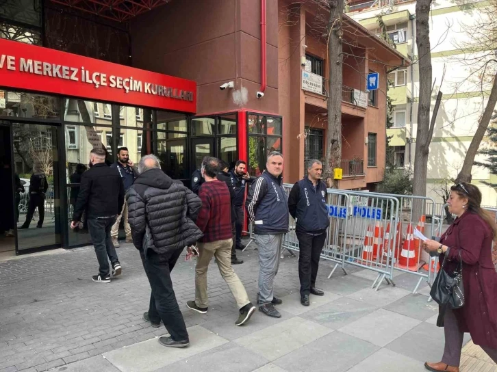 Cumhurbaşkanı adaylarından 11’i için 100 bin imza sürecinde üçüncü gün
