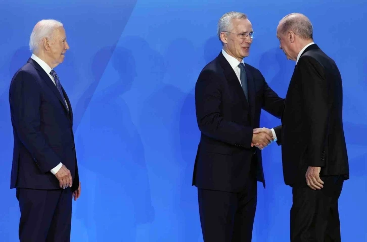 Cumhurbaşkanı Erdoğan, NATO Liderler Zirvesi’nin ilk oturumuna katıldı
