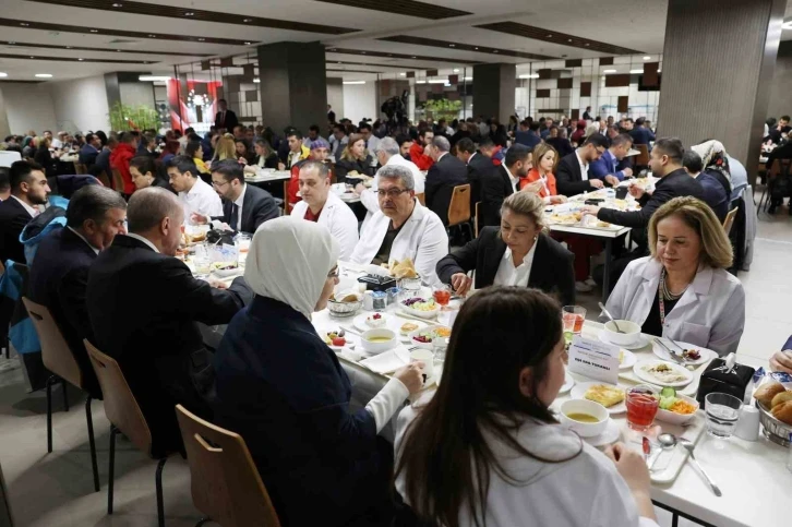 Cumhurbaşkanı Erdoğan: "42 bin 500 sağlık personeli  alıyoruz"