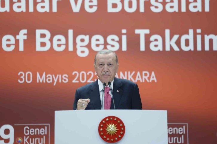 Cumhurbaşkanı Erdoğan: "Adeta bir siyasi şantaj olarak kullanılan bu vize sorununu en kısa sürede hal yoluna koyacağız"
