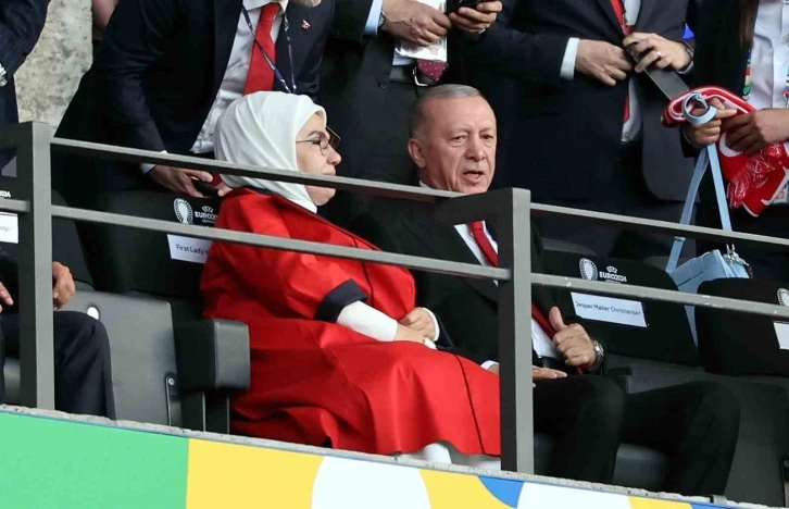 Cumhurbaşkanı Recep Tayyip Erdoğan, Türkiye - Hollanda maçını izliyor