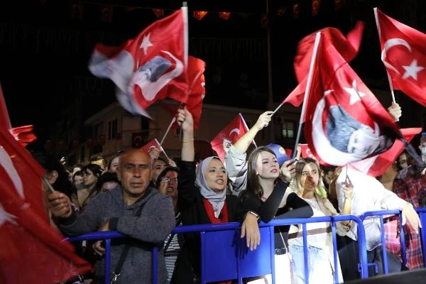 Cumhuriyet'in 100'üncü yılı Mudanya’da coşkuyla kutlandı 