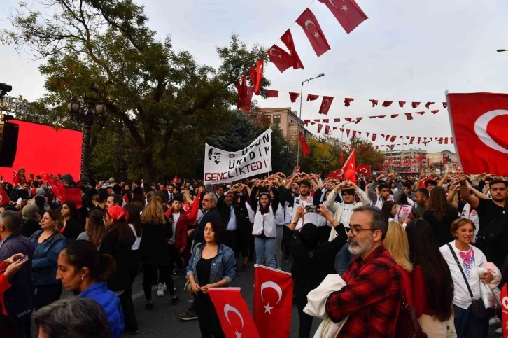 Cumhuriyetin 100. yılında başkentliler tek yürek oldu
