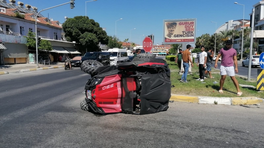 Kırmızı ışık ihlali yapan ATV otomobille çarpışıp takla attı: 1 yaralı