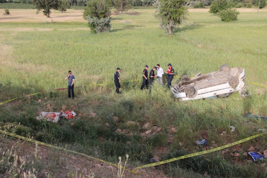 Karaman’da otomobil tarlaya uçtu: 1 ölü, 5 yaralı