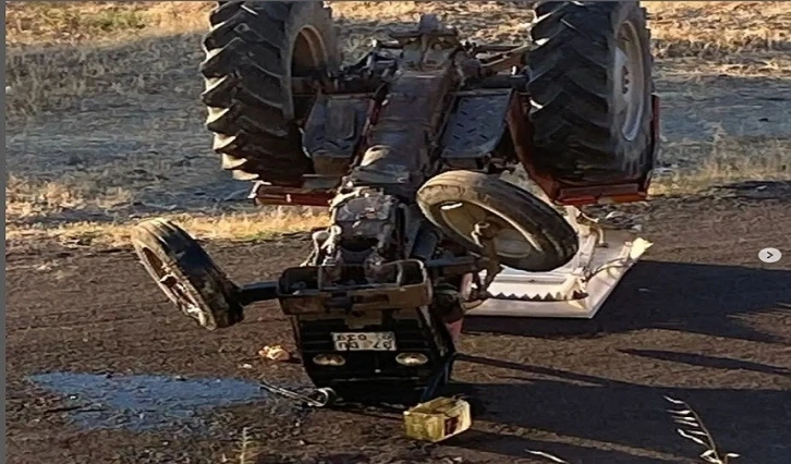 D100’de otomobil ile çarpışan traktör takla attı: 4 yaralı
