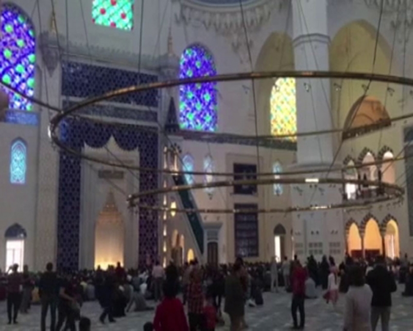 Büyük Çamlıca Camii’ne Ramazan arifesinde yoğun ilgi 