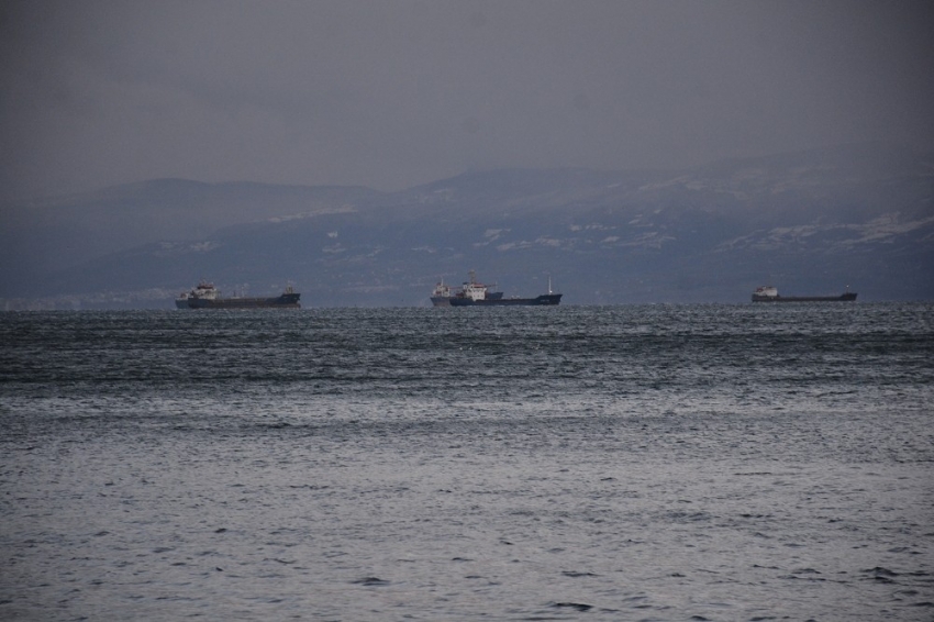 Sinop’ta fırtına deniz ulaşımını ve balıkçılığı etkiliyor