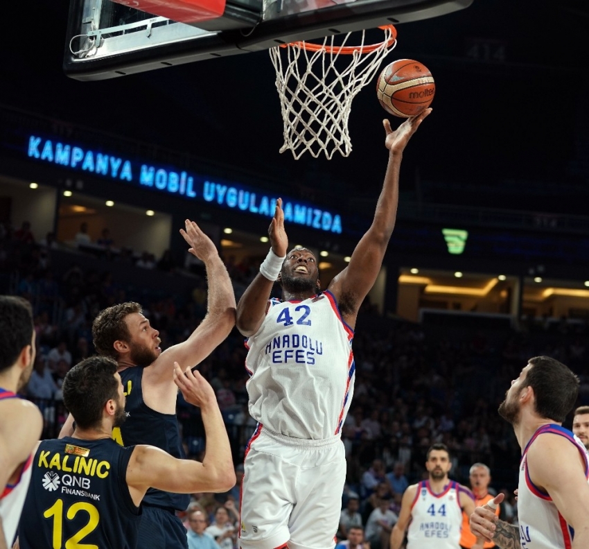 Anadolu Efes, Dunston’ın sözleşmesini uzattı