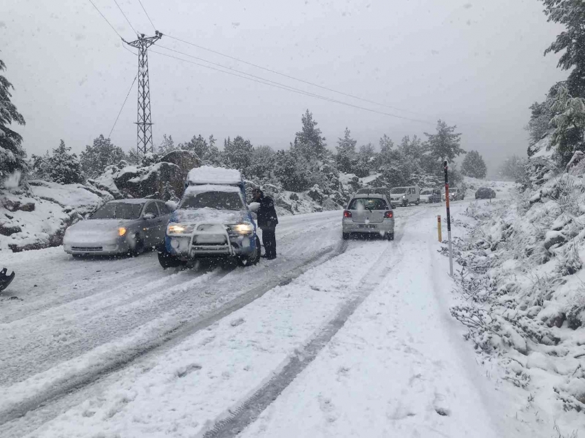 Antalya-Konya karayolu araç trafiğine kapatıldı