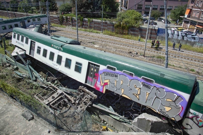 İtalya’nın kuzeyinde tren raydan çıktı: 3 yaralı