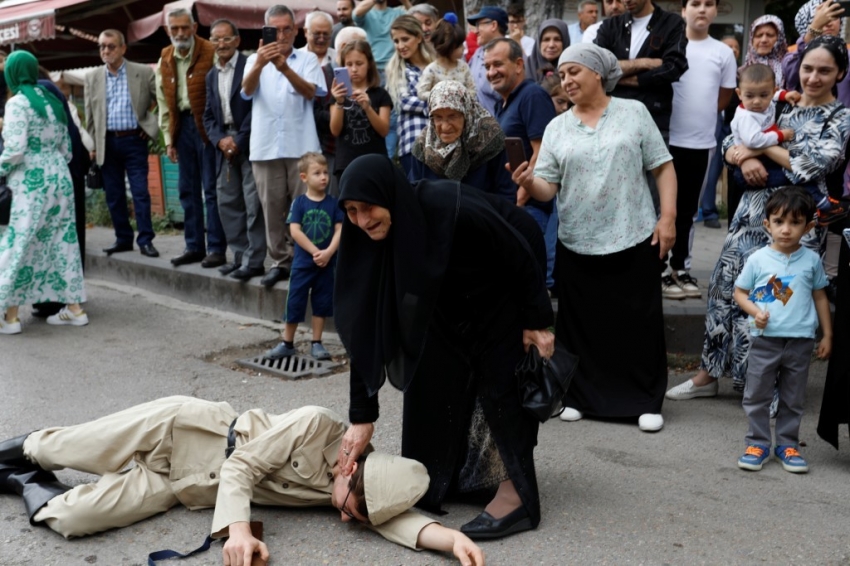 Bursa’da asırlık zafer canlandırıldı, vatandaşlar gözyaşlarını tutamadı