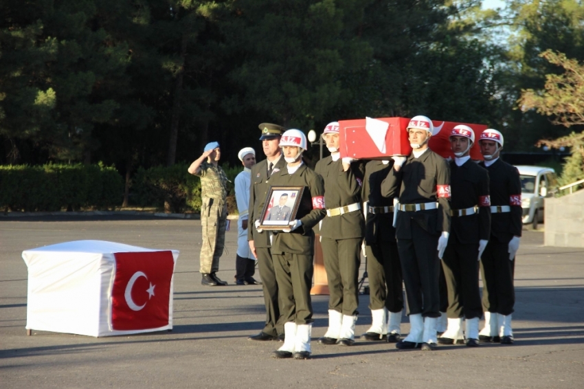 Şehit uzman çavuş memleketine gönderildi