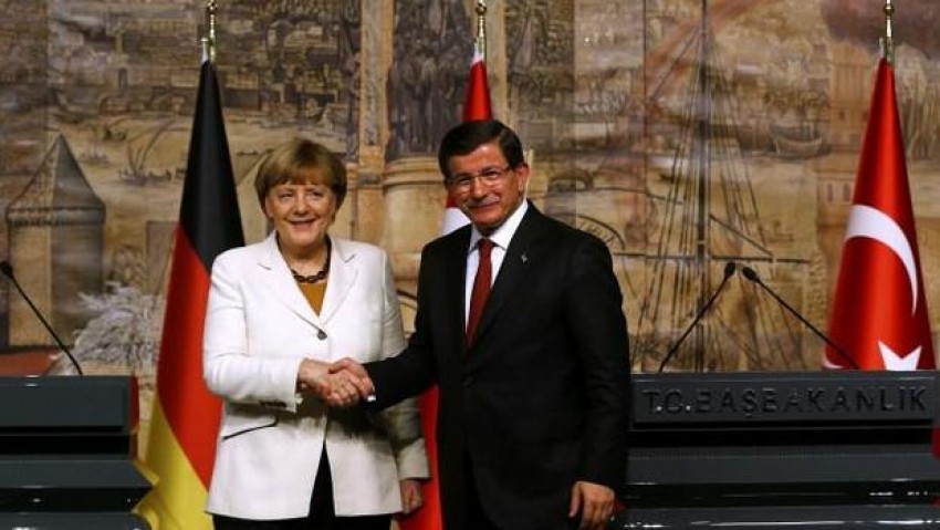 Başbakan  Davutoğlu Merkel'e gidiyor