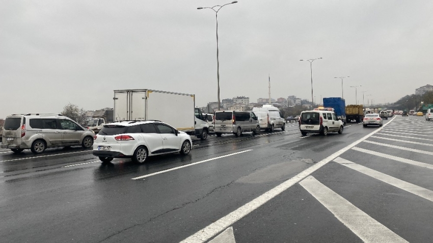 Zincirleme kaza, TEM Otoyolunda trafiği felç etti