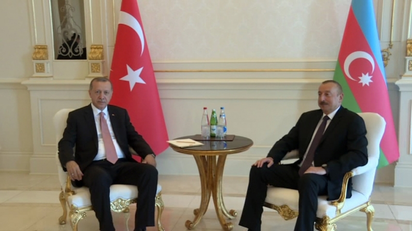 Erdoğan ve Aliyev baş başa görüştü