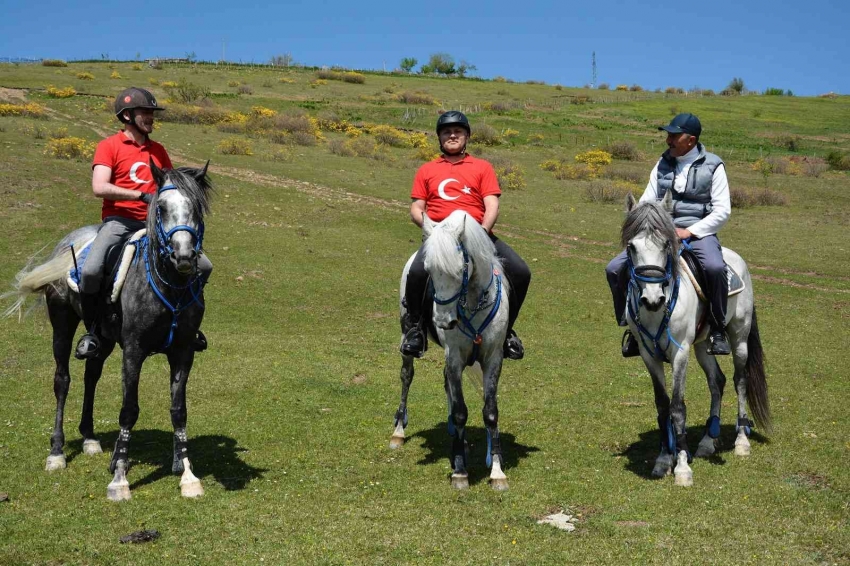 2 bin rakımlı yaylada atlı safari