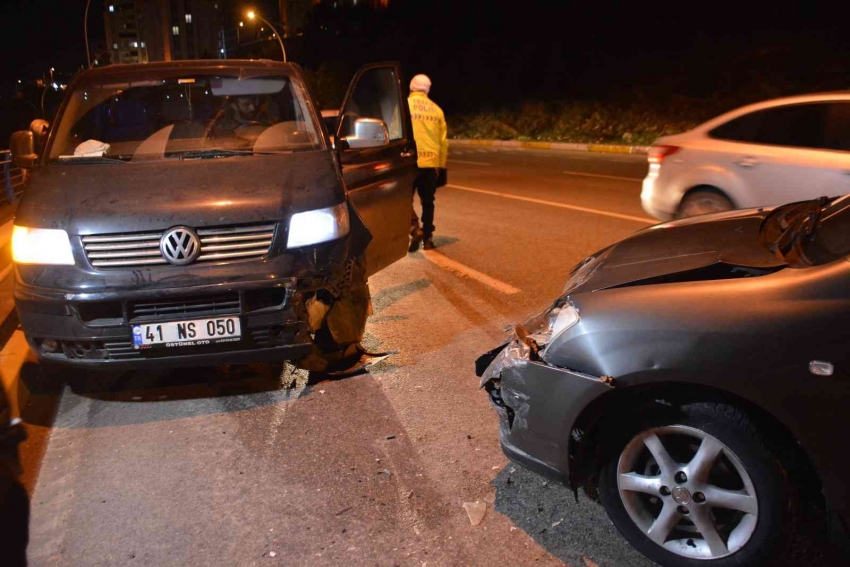 Yağmur sebebiyle kayganlaşan yolda kaza: 2 yaralı