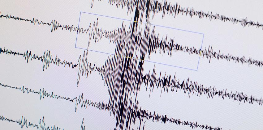 Afganistan'da 7.6 büyüklüğünde deprem