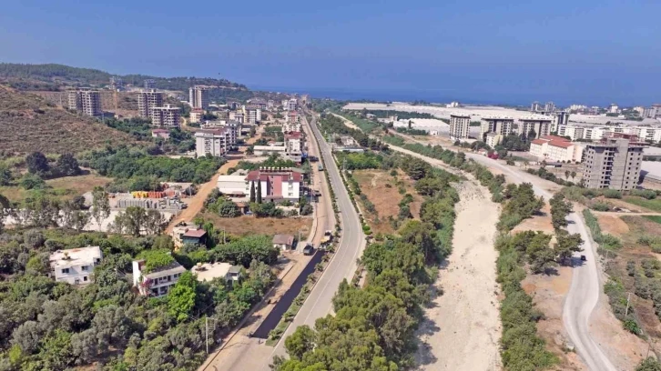 Demirtaş’ta 15 mahallenin kullandığı yol asfaltlanıyor
