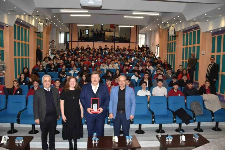 Deniniz OSB Koleji’nde ’Okulum, Mesleği, Kariyerim’ seminerleri düzenlendi
