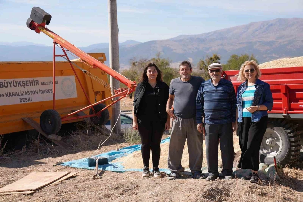 Denizli Büyükşehir çiftçiden 45 ton arpa alacak
