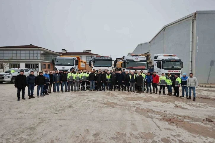 Denizli Büyükşehir tüm imkanlarıyla deprem bölgesinde
