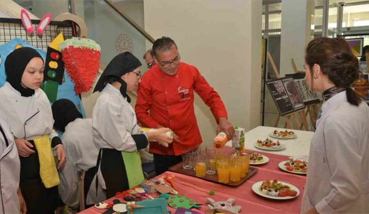 Denizli’de ’Cumhuriyetimizin 100. Yılında Engelleri Aşıyoruz’ sergisi açıldı
