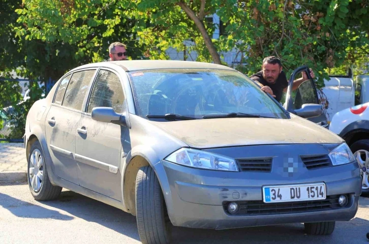 Denizli’de tartıştığı kişinin arabasını aldı, Antalya’ya getirip park etti
