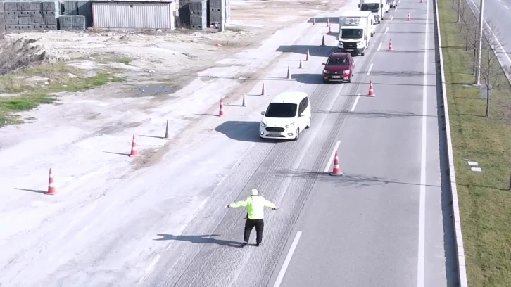 Denizli’de uyanık sürücüler dron kamerasından kaçamadı
