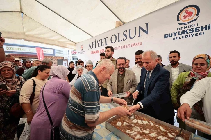 Denizlililer, Büyükşehir’in aşure hayrında buluştu
