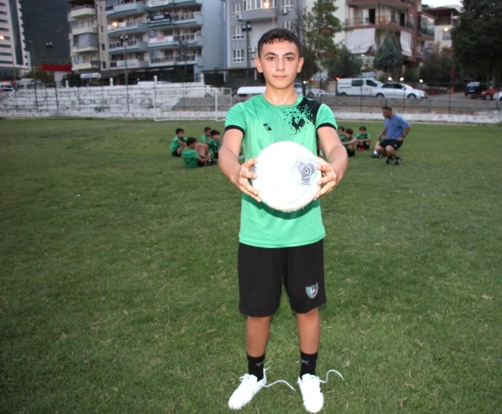 Denizlispor’un minik yıldızı aile büyüklerinin izinde ilerliyor
