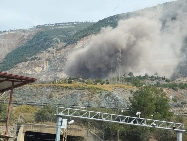 Deprem bölgesinde dinamit patlatılması tedirgin etti
