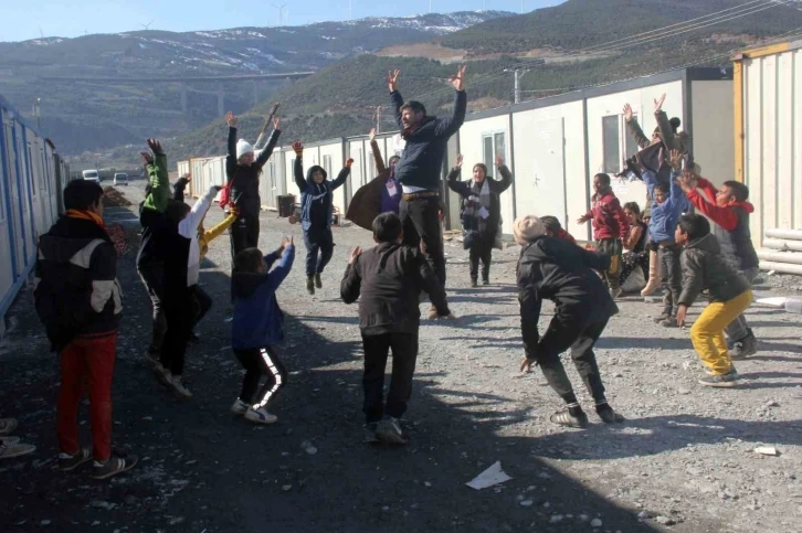 Deprem bölgesindeki çocuklara psikolojik destek
