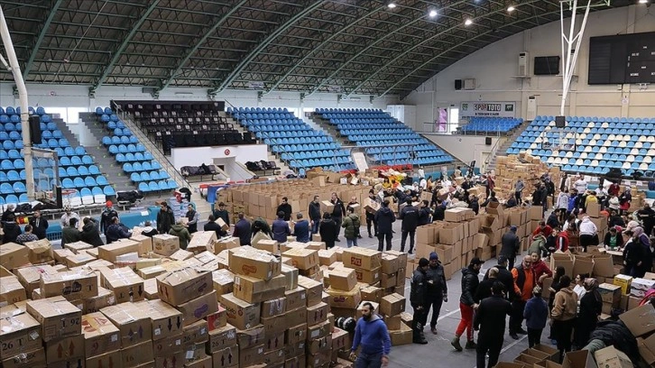 Deprem bölgesine yapılacak ayni yardımlar için AFAD il müdürlüklerine başvurulabilecek