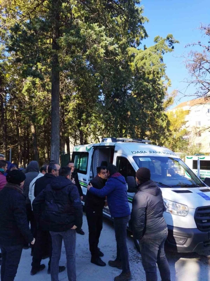 Depremde hayatını kaybeden genç rehberin cenazesi Kuşadası’na getiriliyor
