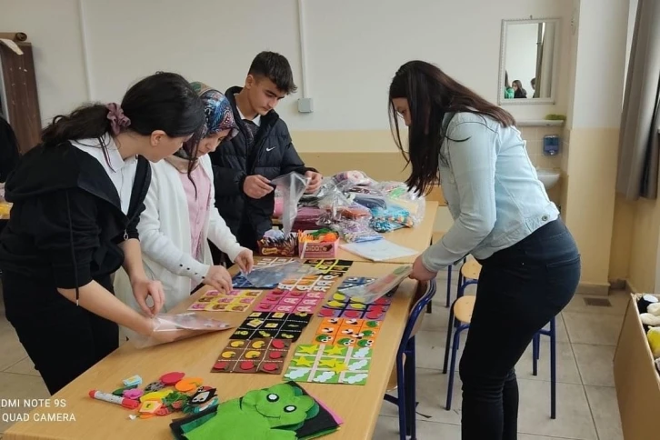 Depremde zarar gören çocuklar için seferber oldular
