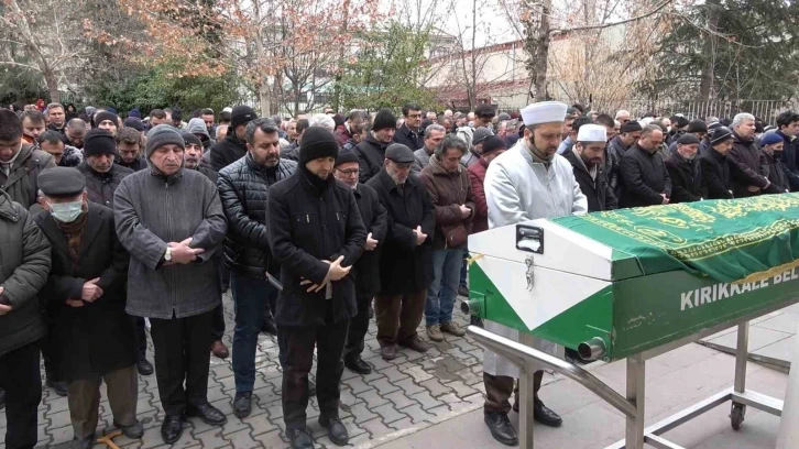 Depremin yıktığı binanın enkazında kalan 10 yaşındaki çocuk toprağa verildi
