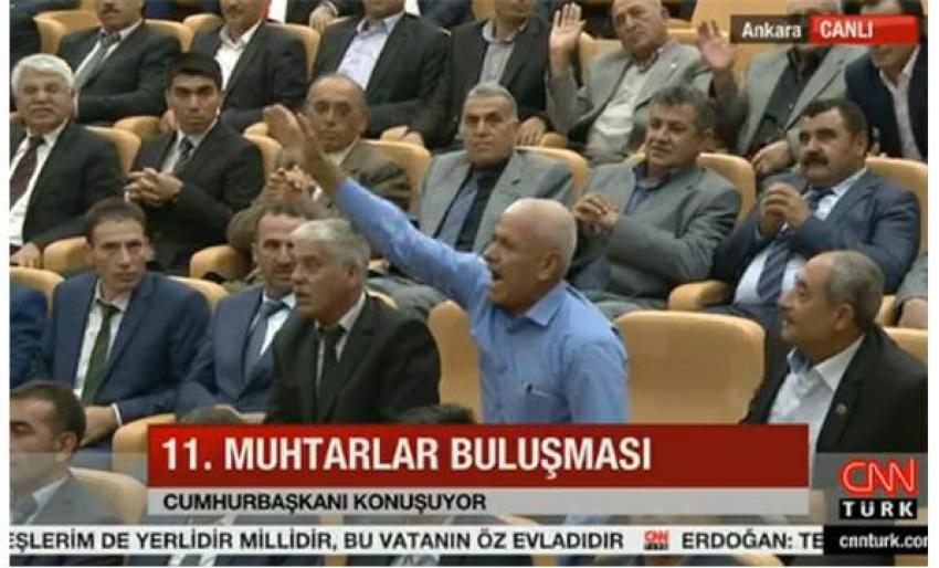 Erdoğan konuşurken dikkat çeken görüntü