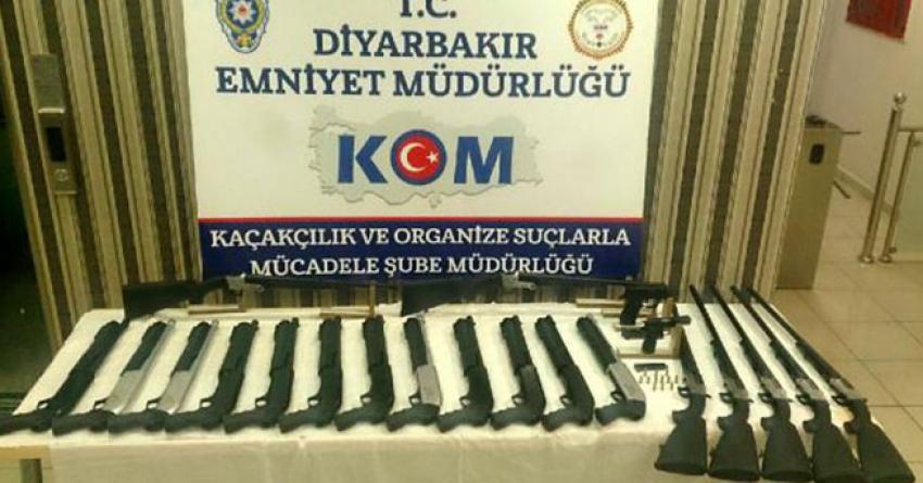 Diyarbakır'da çok sayıda tüfek ele geçirildi
