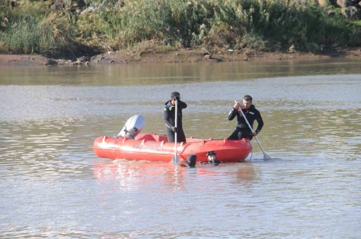 Dicle Nehri’nde kaybolan kızı arama çalışmaları 4. gününde devam ediyor
