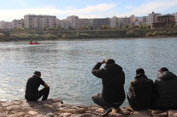 Dicle Nehri’nde kaybolan kızı arama çalışmaları devam ediyor
