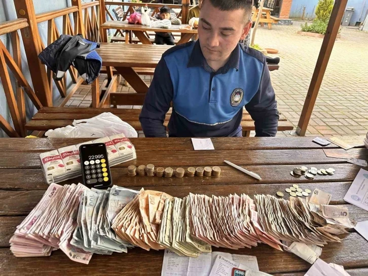 Dilenci kadının üzerinden 23 bin lira çıktı
