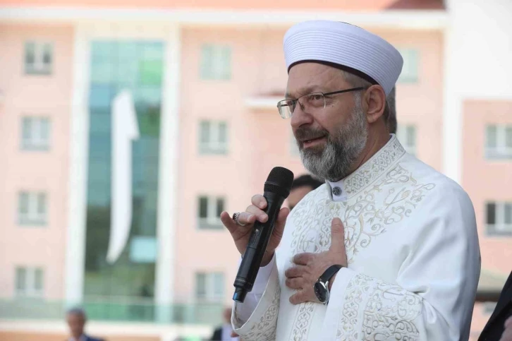 Diyanet İşleri Başkanı Erbaş: "İmam hatiplerin amacı vatanını, milletini seven nesiller yetiştirmek"
