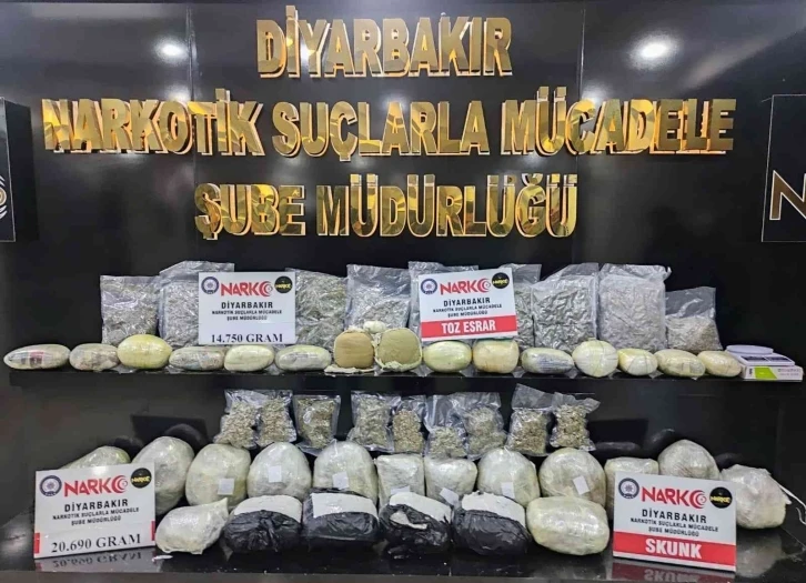 Diyarbakır’da 44 kilo 263 gram uyuşturucu ele geçirildi: 8 zanlı tutuklandı
