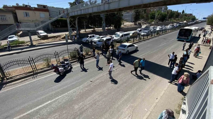 Diyarbakır’da bir çocuğun yaralandığı kazada vatandaş yolu kapattı
