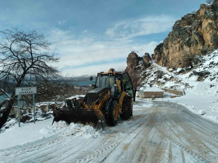 Diyarbakır’da kardan kapanan 474 kilometre yol ulaşıma açıldı
