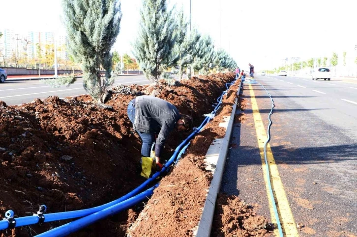 Diyarbakır’da yeni imar alanlarında refüj ve kavşaklar düzenleniyor
